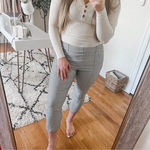 2/$25 Rachel Zoe printed cropped pants